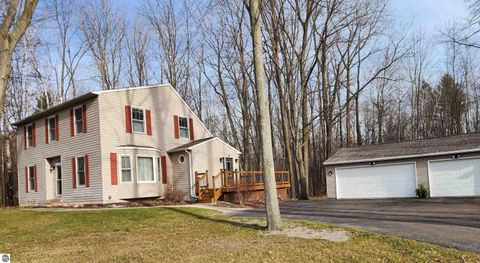 Tiny photo for 3400 N Sturgeon Road, Midland, MI 48640 (MLS # 1940918)