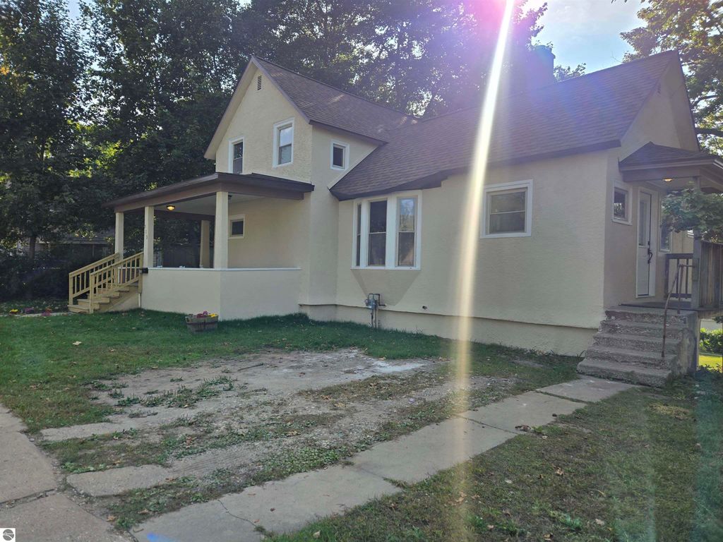 Photo of 313 Holbrook, Cadillac, MI 49601 (MLS # 1938075)