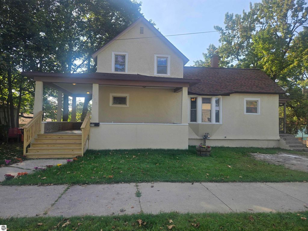 Photo of 313 Holbrook, Cadillac, MI 49601 (MLS # 1938075)