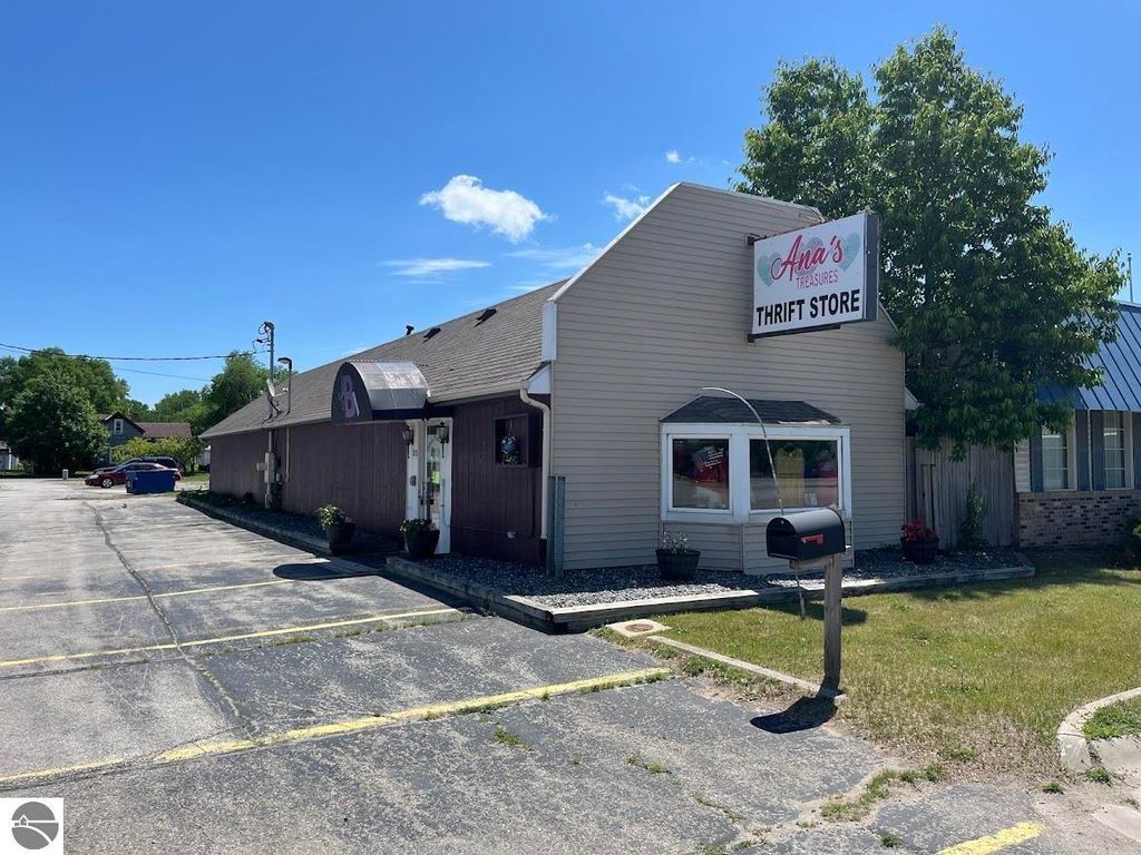 Photo of 315 S Main Street, Standish, MI 48658 (MLS # 1938588)