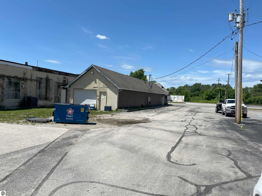 Photo of 315 S Main Street, Standish, MI 48658 (MLS # 1938588)