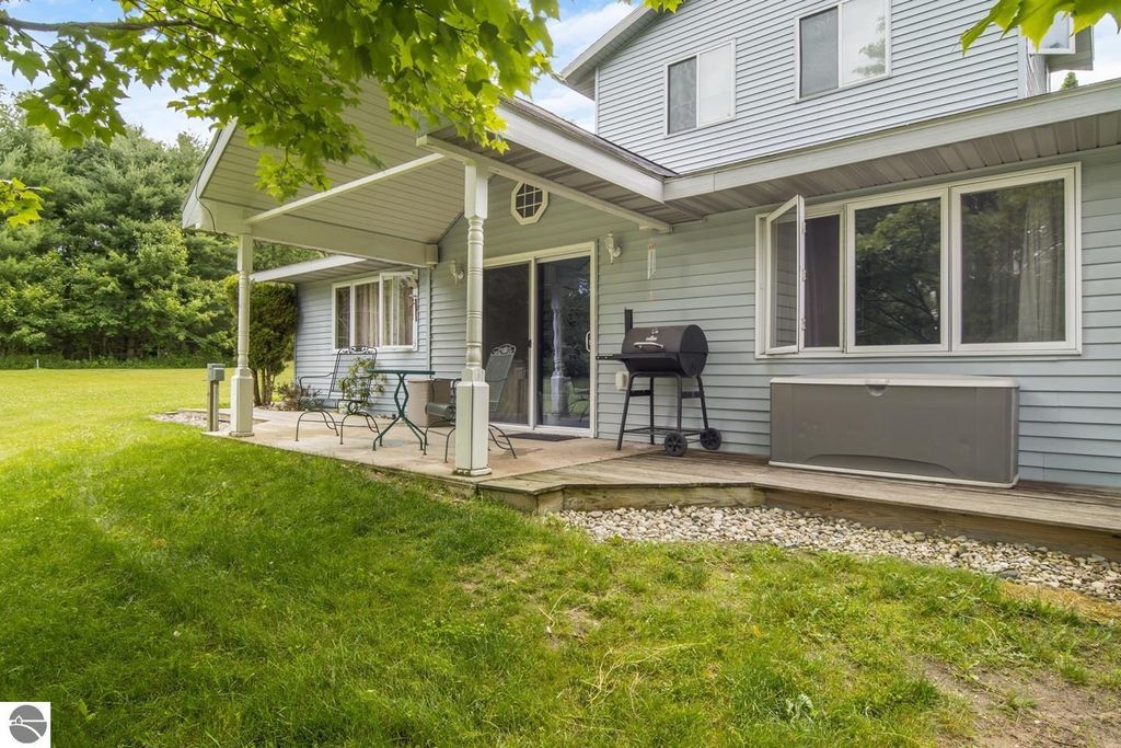 Photo of 16966 Maple Drive, Leroy, MI 49655 (MLS # 1935980)