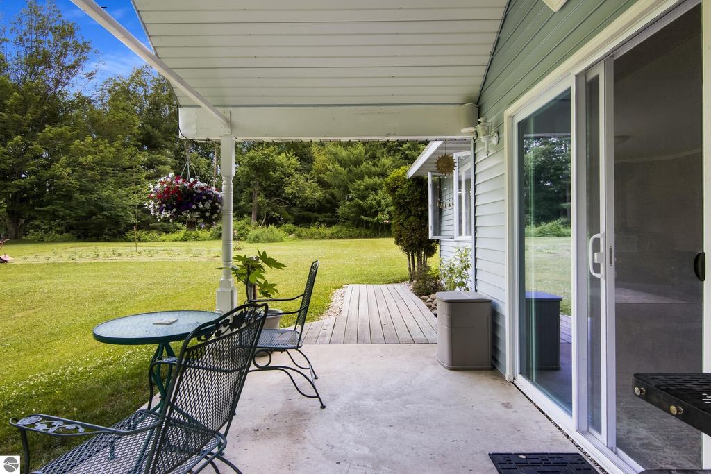 Photo of 16966 Maple Drive, Leroy, MI 49655 (MLS # 1935980)