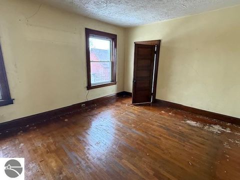 Tiny photo for 319 E Nelson Street, Cadillac, MI 49601 (MLS # 1941308)