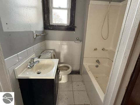 Tiny photo for 319 E Nelson Street, Cadillac, MI 49601 (MLS # 1941308)