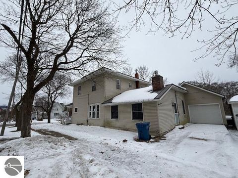 Tiny photo for 319 E Nelson Street, Cadillac, MI 49601 (MLS # 1941308)