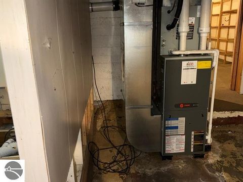 Tiny photo for 319 E Nelson Street, Cadillac, MI 49601 (MLS # 1941308)