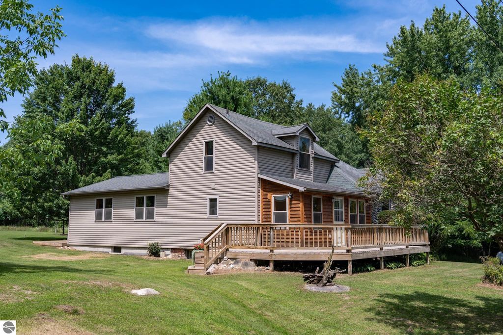 Photo of 731 N Rolland Road, Weidman, MI 48893 (MLS # 1936952)