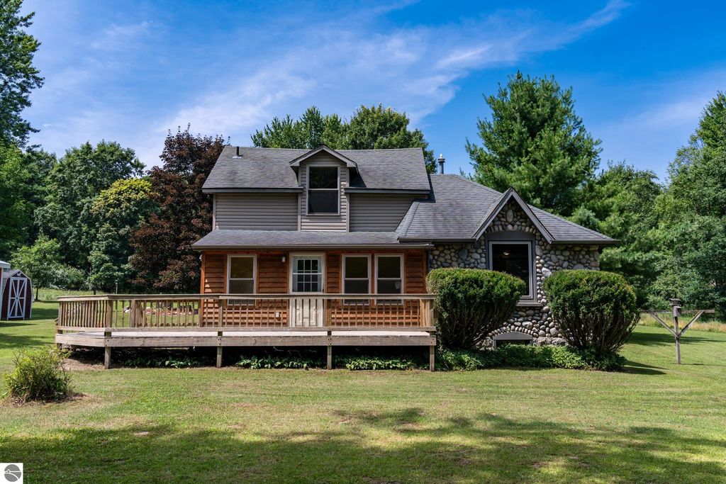 Photo of 731 N Rolland Road, Weidman, MI 48893 (MLS # 1936952)