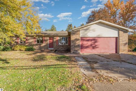 Photo of 5219 E Broadway, Mt Pleasant, MI 48858 (MLS # 1939800) Photo of 5219 E Broadway, Mt Pleasant, MI 48858 (MLS # 1939800)