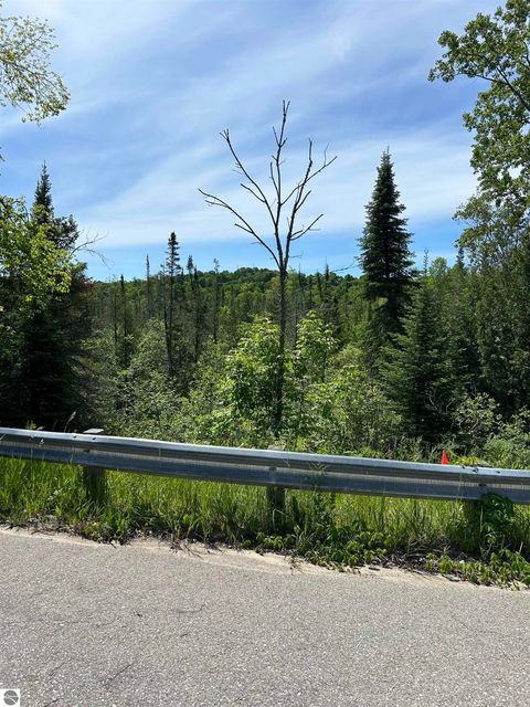 Tiny photo for 5039 Indian Hill Road, Honor, MI 49640 (MLS # 1939516)