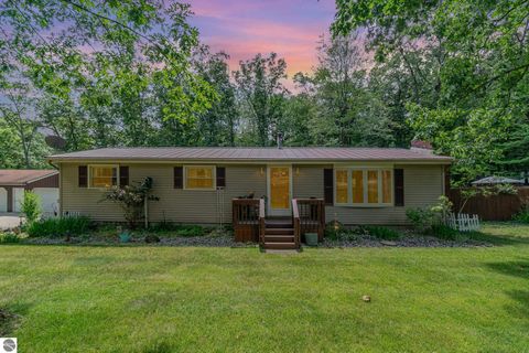 Tiny photo for 4141 Mockingbird Circle, Farwell, MI 48622 (MLS # 1936315)