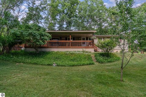 Tiny photo for 4141 Mockingbird Circle, Farwell, MI 48622 (MLS # 1936315)