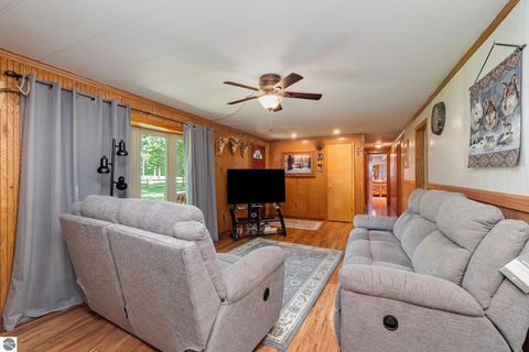 Tiny photo for 4141 Mockingbird Circle, Farwell, MI 48622 (MLS # 1936315)