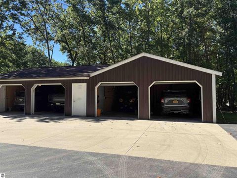 Tiny photo for 4141 Mockingbird Circle, Farwell, MI 48622 (MLS # 1936315)