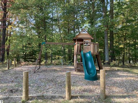 Tiny photo for 4141 Mockingbird Circle, Farwell, MI 48622 (MLS # 1936315)