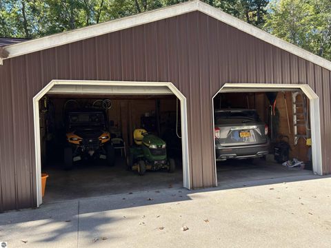 Tiny photo for 4141 Mockingbird Circle, Farwell, MI 48622 (MLS # 1936315)