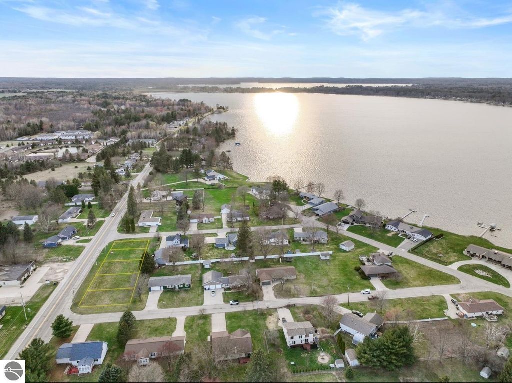 Photo of 7478 Sunnyside Drive, Cadillac, MI 49601 (MLS # 1939358)