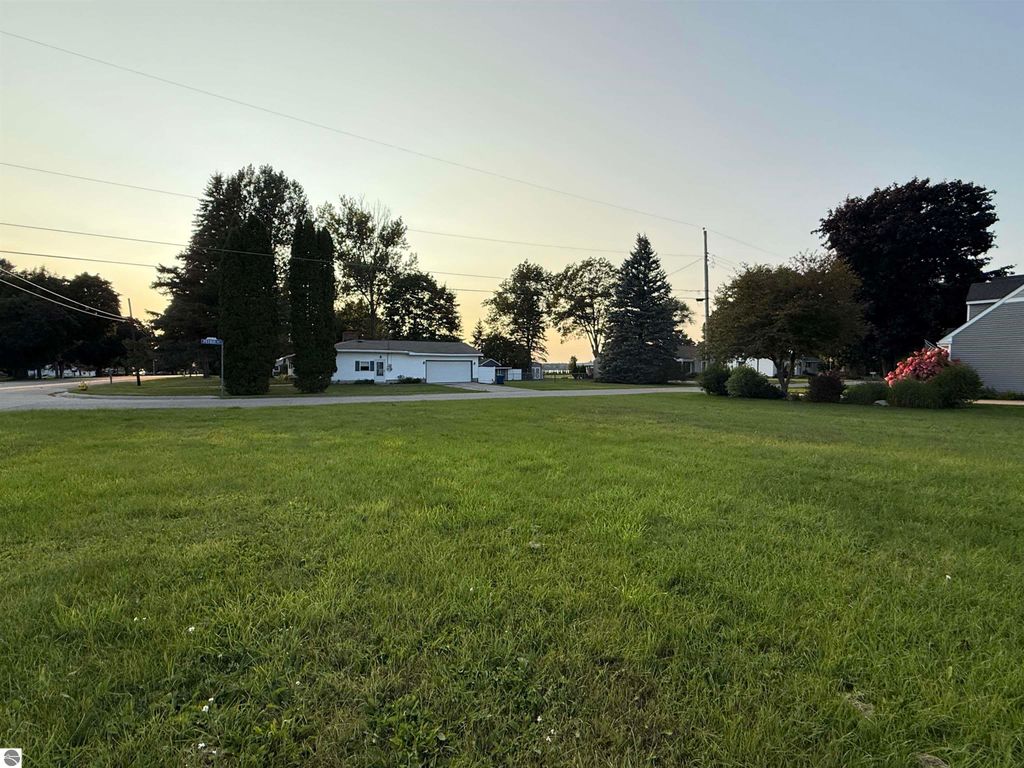 Photo of 7478 Sunnyside Drive, Cadillac, MI 49601 (MLS # 1939358)