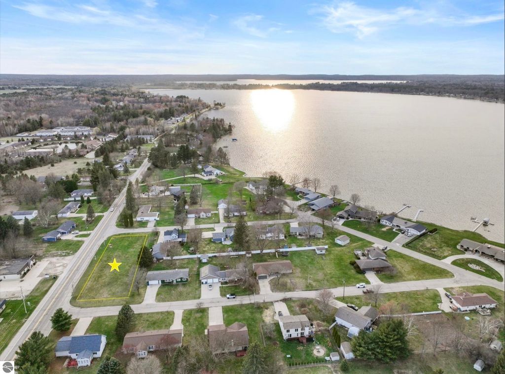 Photo of 7478 Sunnyside Drive, Cadillac, MI 49601 (MLS # 1939358)