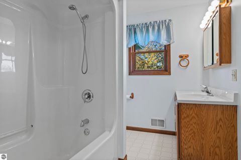 Tiny photo for 20756 200th Avenue, Tustin, MI 49688 (MLS # 1939937)