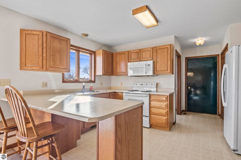 Tiny photo for 20756 200th Avenue, Tustin, MI 49688 (MLS # 1939937)