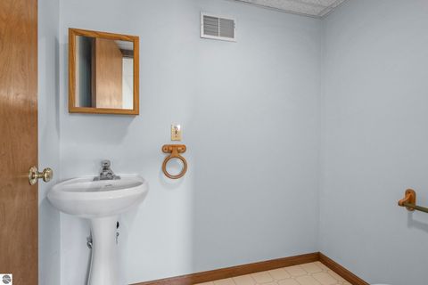 Tiny photo for 20756 200th Avenue, Tustin, MI 49688 (MLS # 1939937)