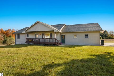 Photo of 20756 200th Avenue, Tustin, MI 49688 (MLS # 1939937)