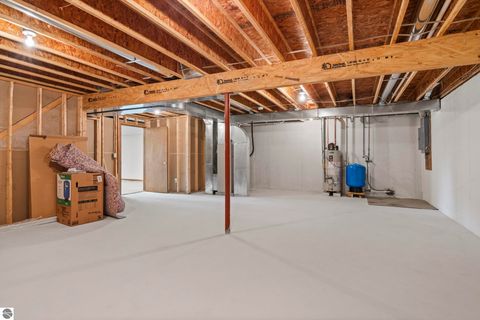 Tiny photo for 20756 200th Avenue, Tustin, MI 49688 (MLS # 1939937)