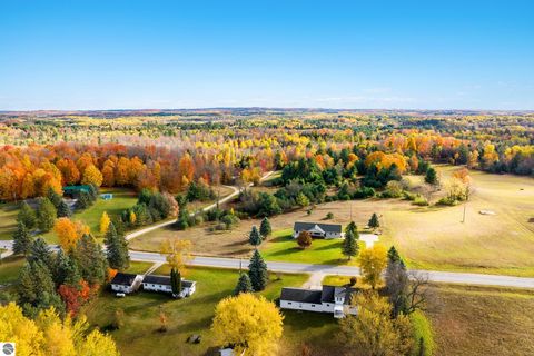 Tiny photo for 20756 200th Avenue, Tustin, MI 49688 (MLS # 1939937)