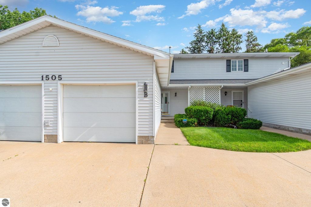 Photo of 1505 E Gaylord Street #B, Mt Pleasant, MI 48858 (MLS # 1936438)