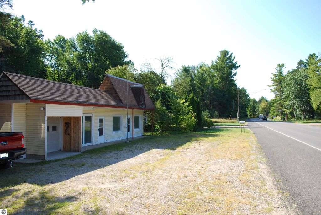 Photo of 2665 J Maddy Parkway, Interlochen, MI 49643 (MLS # 1938166)