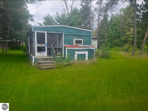 Photo of 795 E Arnold Lake Road, Harrison, MI 48625 (MLS # 1937472)