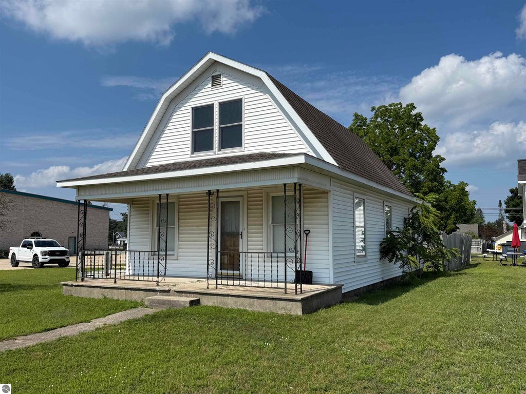 Photo of 522 S Cedar, Kalkaska, MI 49646 (MLS # 1937707)