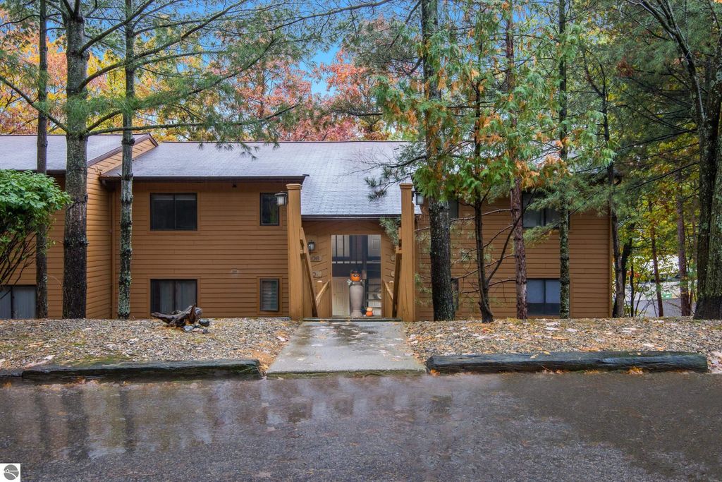 Photo of 4106 Robin Hood Lane, Traverse City, MI 49684 (MLS # 1940213)