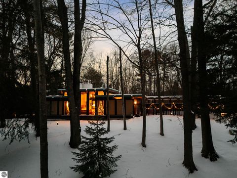 Tiny photo for 2991 Ishpeming Trail, Traverse City, MI 49686 (MLS # 1941164)