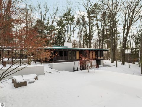 Tiny photo for 2991 Ishpeming Trail, Traverse City, MI 49686 (MLS # 1941164)