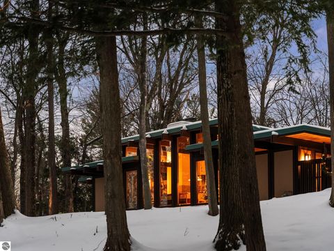 Tiny photo for 2991 Ishpeming Trail, Traverse City, MI 49686 (MLS # 1941164)