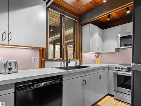 Tiny photo for 2991 Ishpeming Trail, Traverse City, MI 49686 (MLS # 1941164)