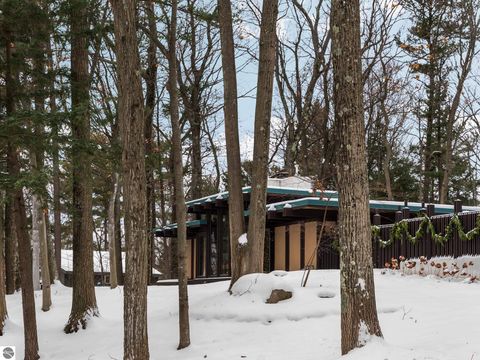 Tiny photo for 2991 Ishpeming Trail, Traverse City, MI 49686 (MLS # 1941164)