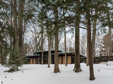 Tiny photo for 2991 Ishpeming Trail, Traverse City, MI 49686 (MLS # 1941164)