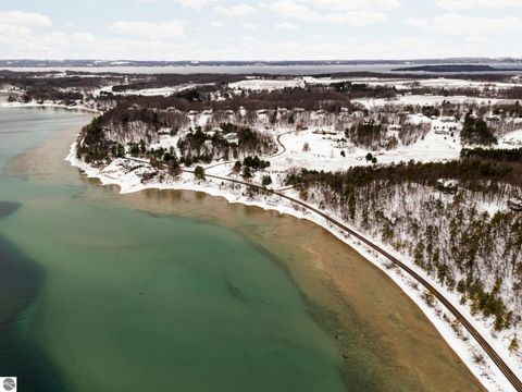 Tiny photo for 2991 Ishpeming Trail, Traverse City, MI 49686 (MLS # 1941164)