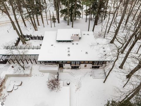 Tiny photo for 2991 Ishpeming Trail, Traverse City, MI 49686 (MLS # 1941164)