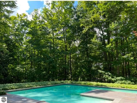 Tiny photo for 2991 Ishpeming Trail, Traverse City, MI 49686 (MLS # 1941164)