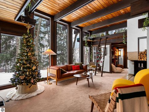 Tiny photo for 2991 Ishpeming Trail, Traverse City, MI 49686 (MLS # 1941164)