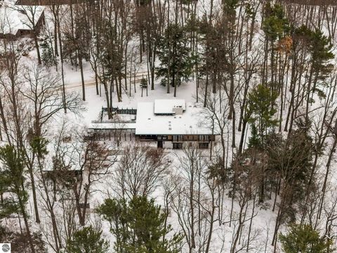 Tiny photo for 2991 Ishpeming Trail, Traverse City, MI 49686 (MLS # 1941164)