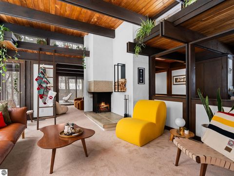 Tiny photo for 2991 Ishpeming Trail, Traverse City, MI 49686 (MLS # 1941164)