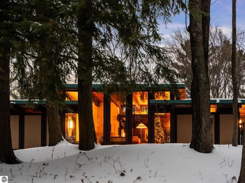 Tiny photo for 2991 Ishpeming Trail, Traverse City, MI 49686 (MLS # 1941164)