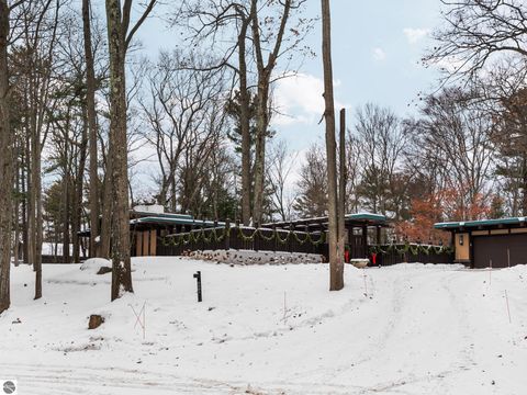 Tiny photo for 2991 Ishpeming Trail, Traverse City, MI 49686 (MLS # 1941164)