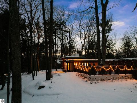 Tiny photo for 2991 Ishpeming Trail, Traverse City, MI 49686 (MLS # 1941164)